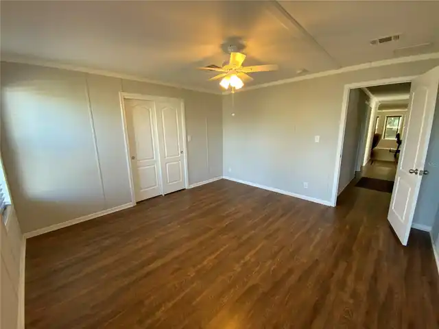 Listing Photo 9