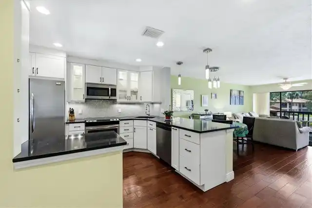 Listing Photo 12