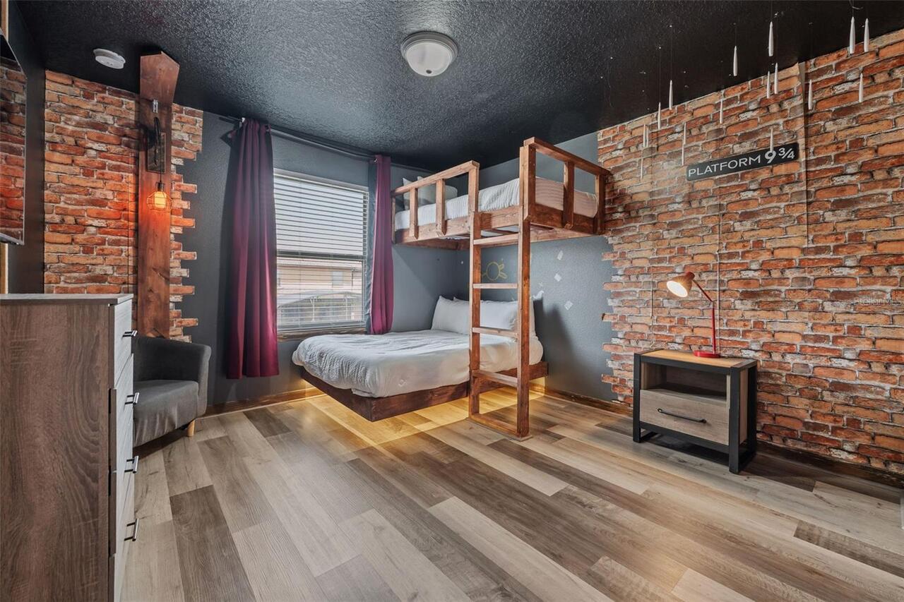 Listing Photo 8