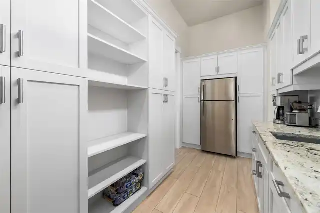 Listing Photo 15