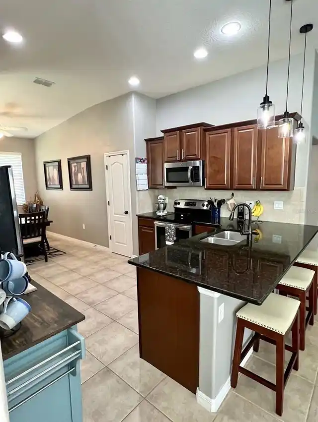 Listing Photo 7