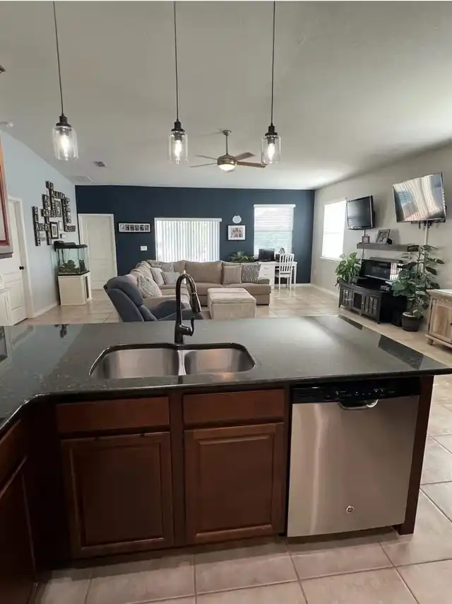 Listing Photo 10