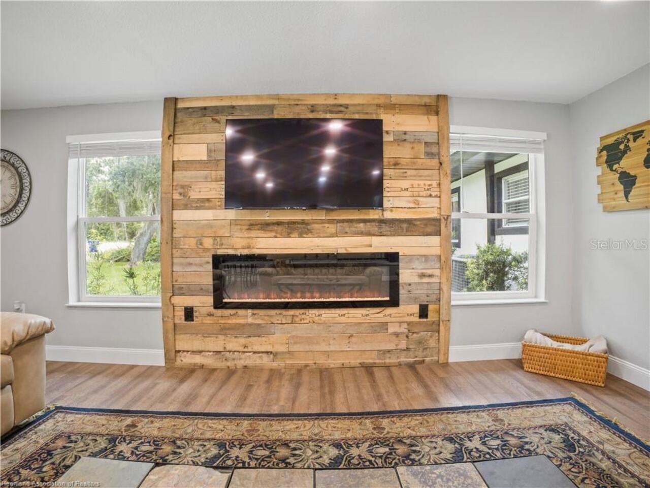 Listing Photo 11