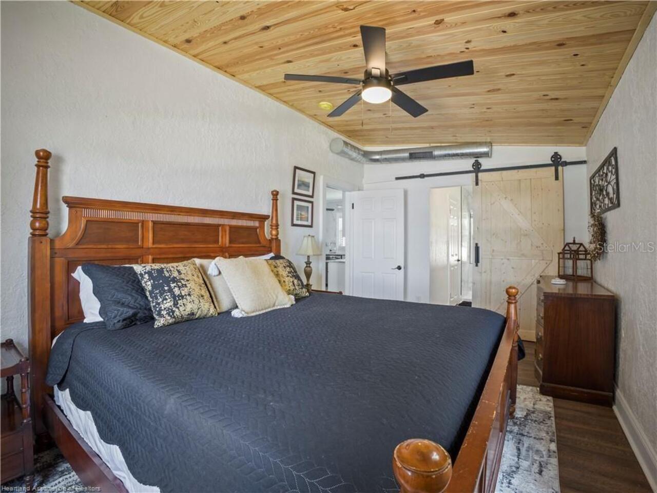 Listing Photo 17