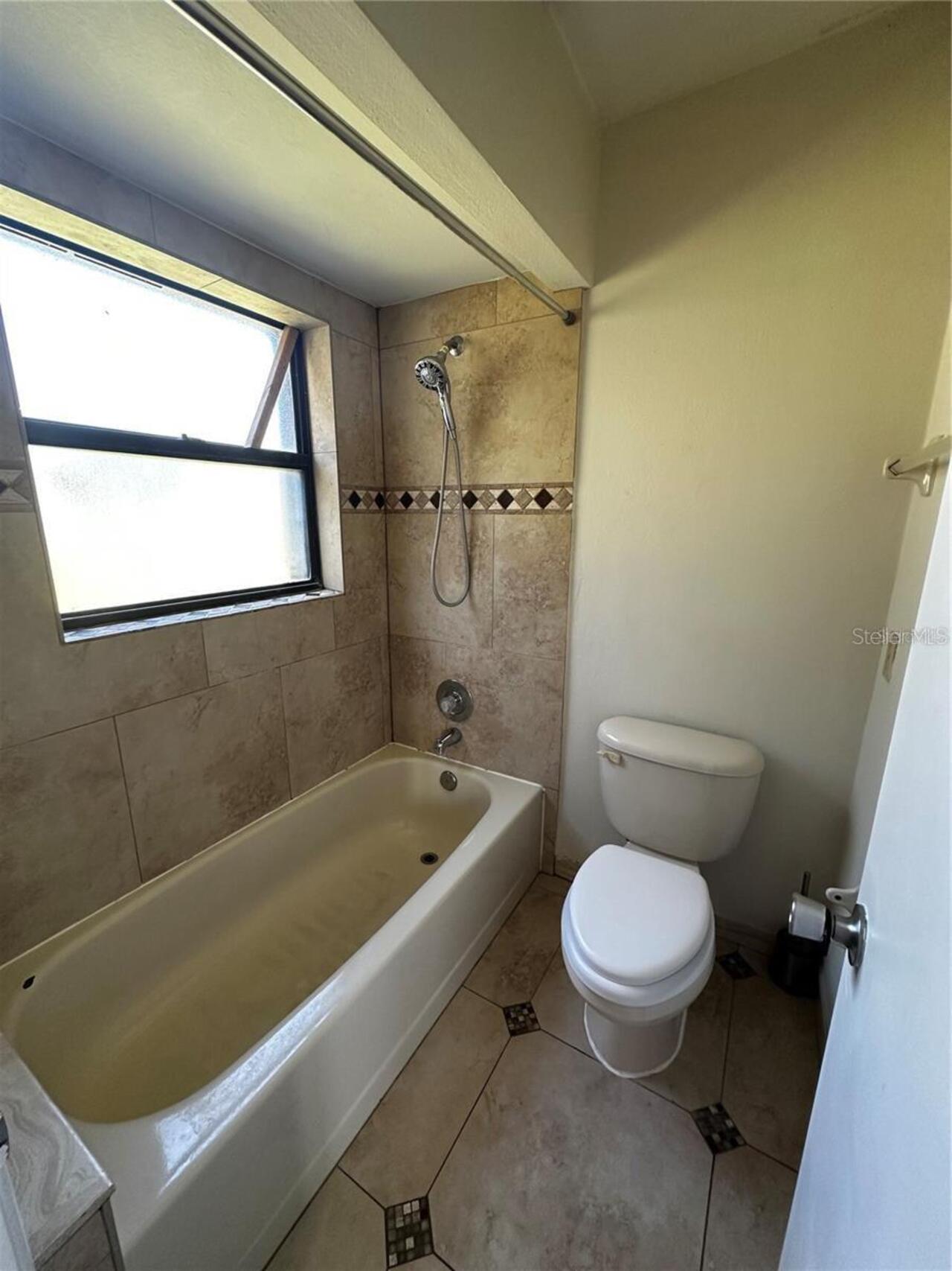 Listing Photo 16