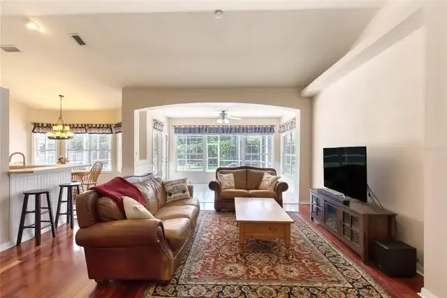 Listing Photo 14