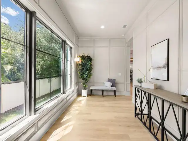 Listing Photo 12
