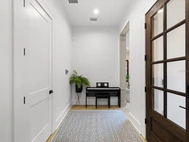 Listing Photo 14