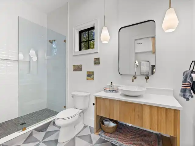Listing Photo 18