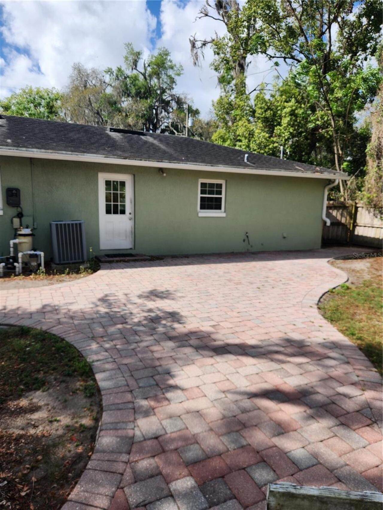 Listing Photo 16