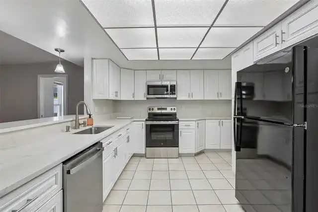 Listing Photo 11