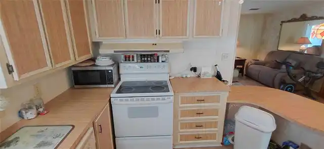 Listing Photo 10
