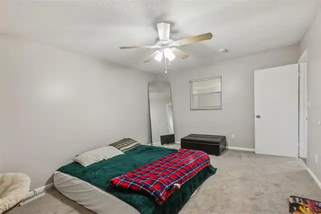 Listing Photo 10