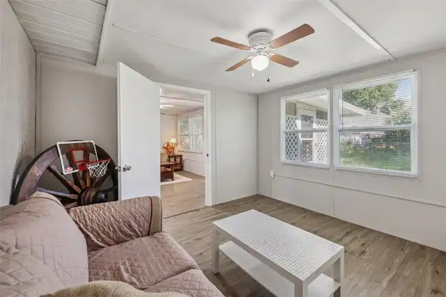 Listing Photo 18