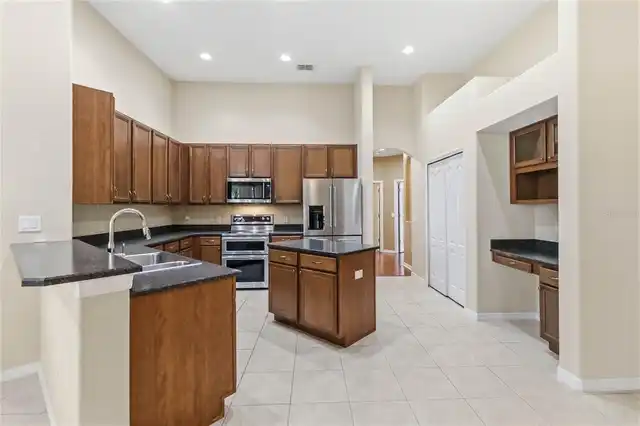 Listing Photo 11