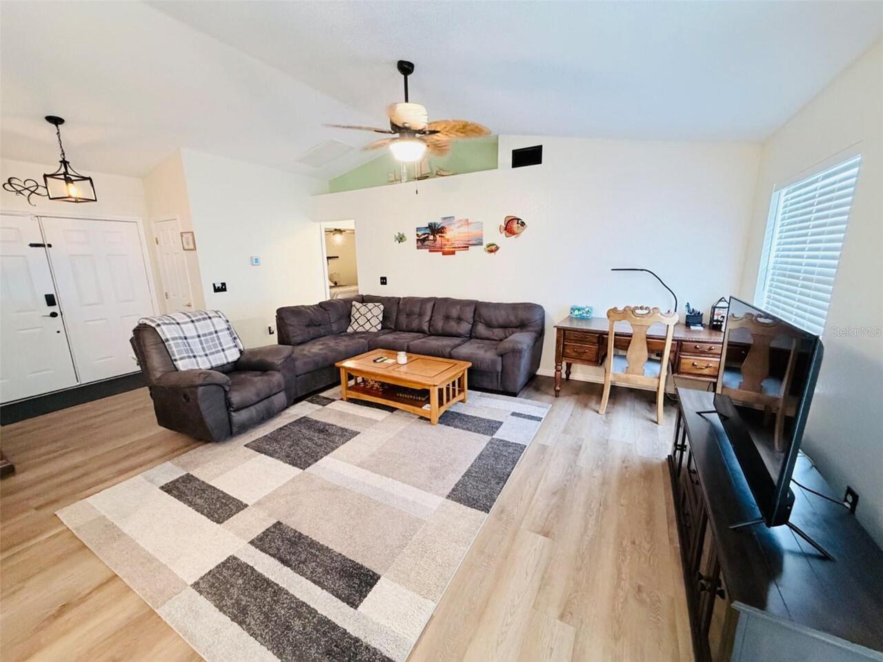 Listing Photo 8