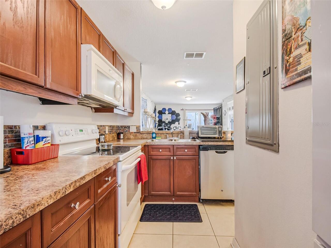 Listing Photo 16