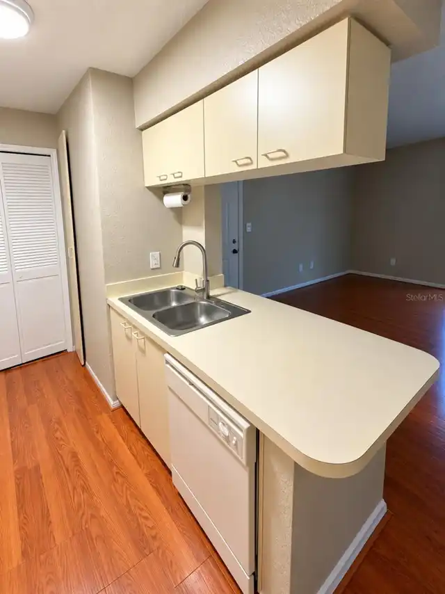 Listing Photo 10
