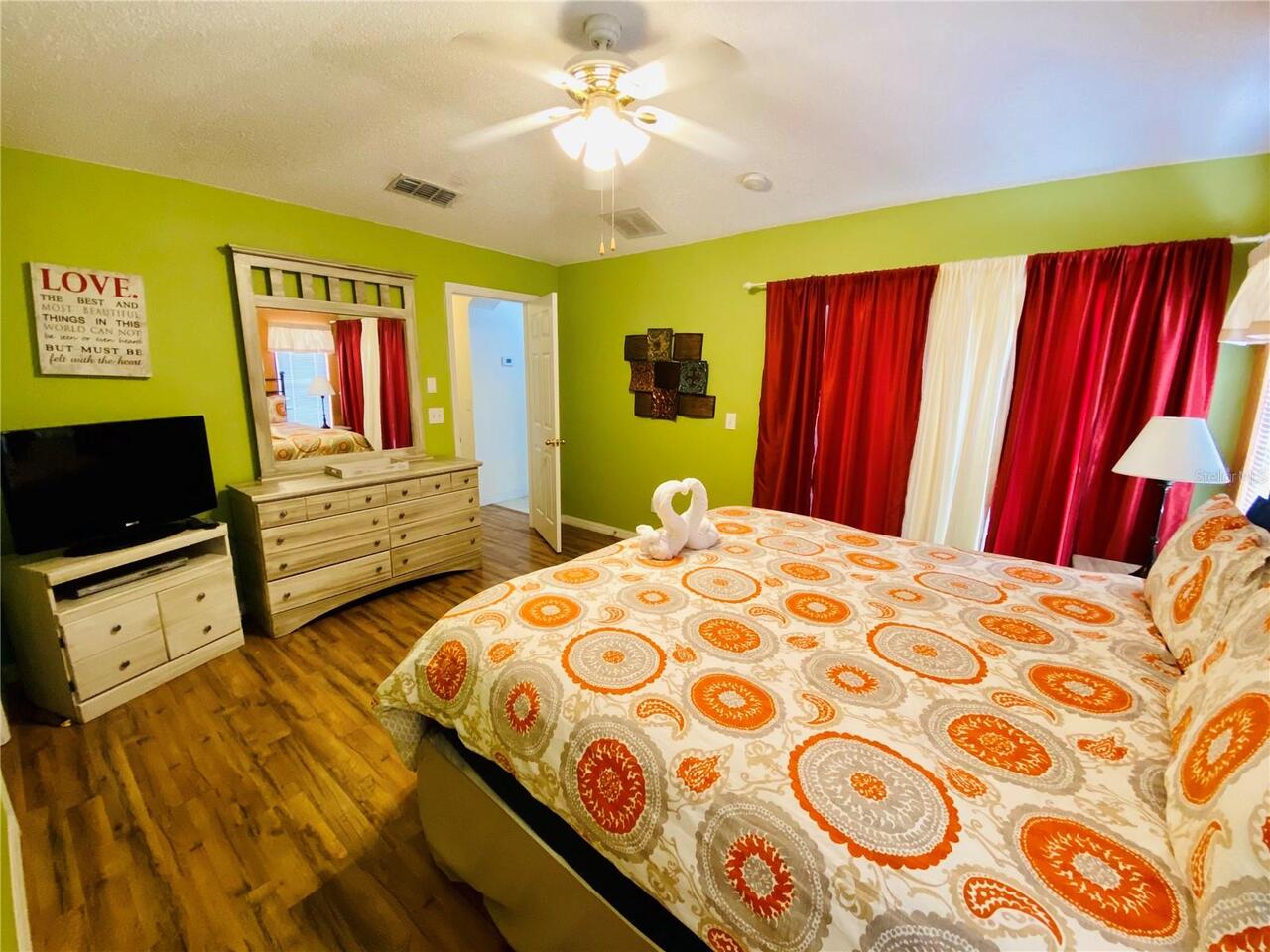 Listing Photo 10