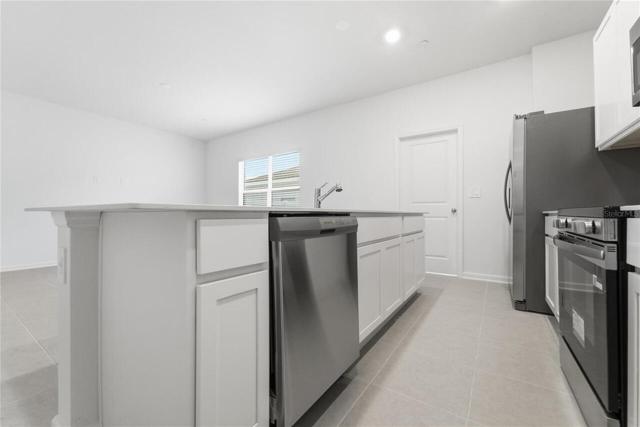 Listing Photo 12