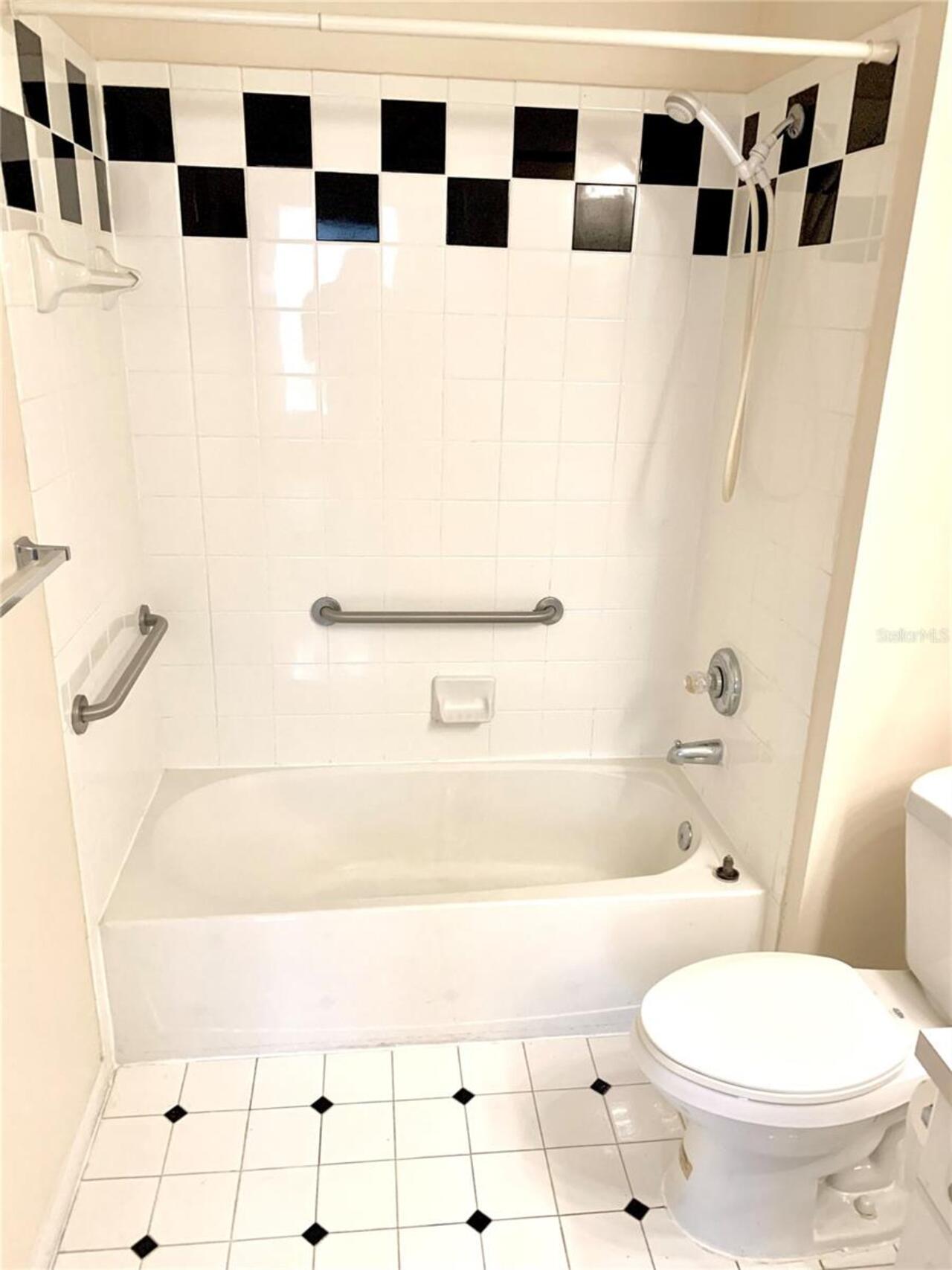 Listing Photo 18