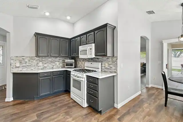 Listing Photo 14