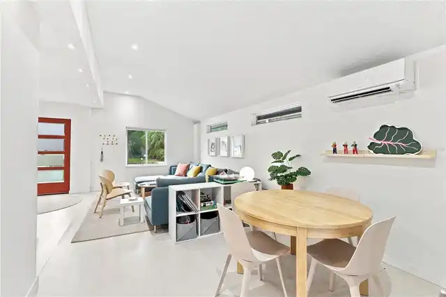Listing Photo 11