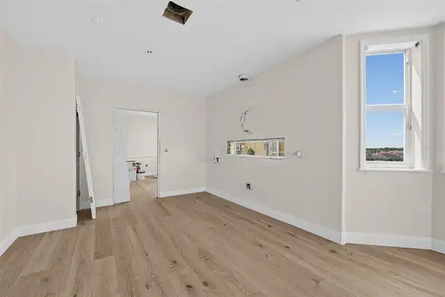 Listing Photo 15