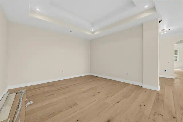Listing Photo 16