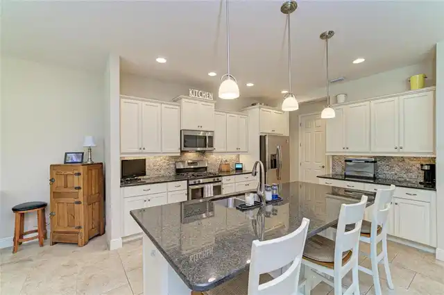 Listing Photo 16