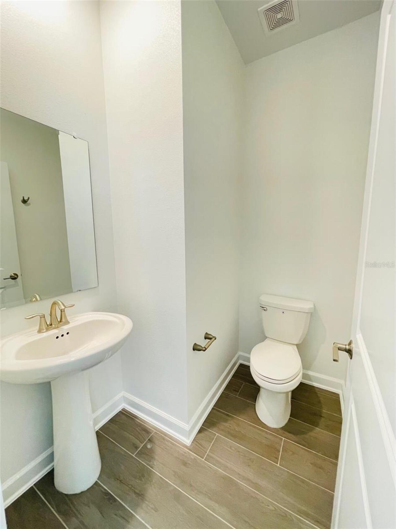 Listing Photo 11