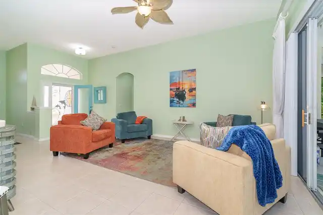 Listing Photo 12