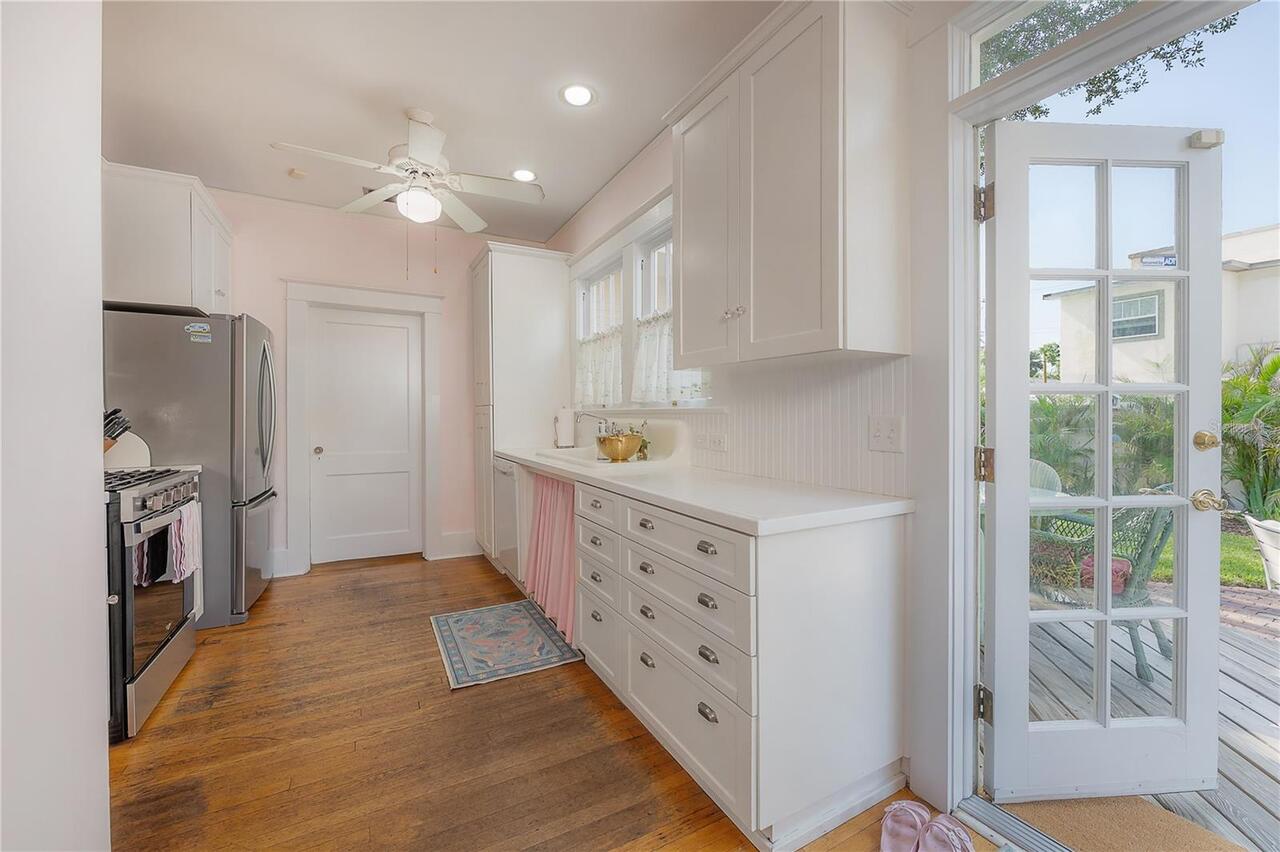 Listing Photo 11