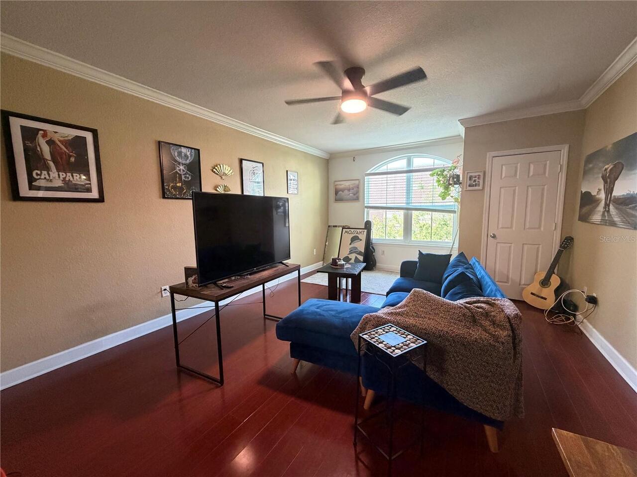 Listing Photo 8