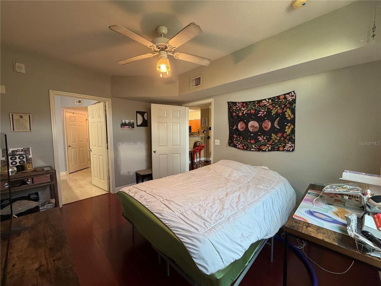 Listing Photo 12