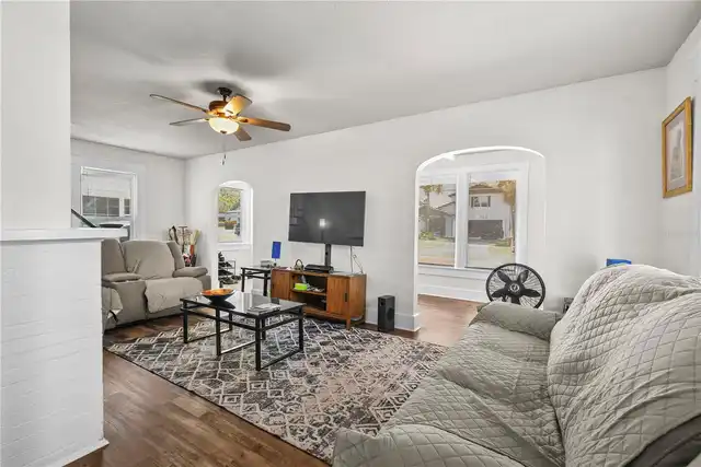 Listing Photo 11