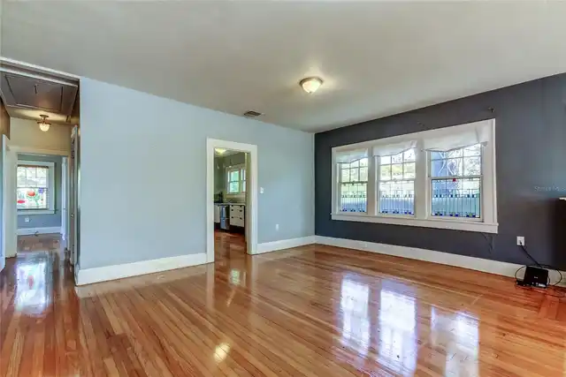 Listing Photo 16