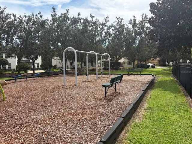 Listing Photo 10