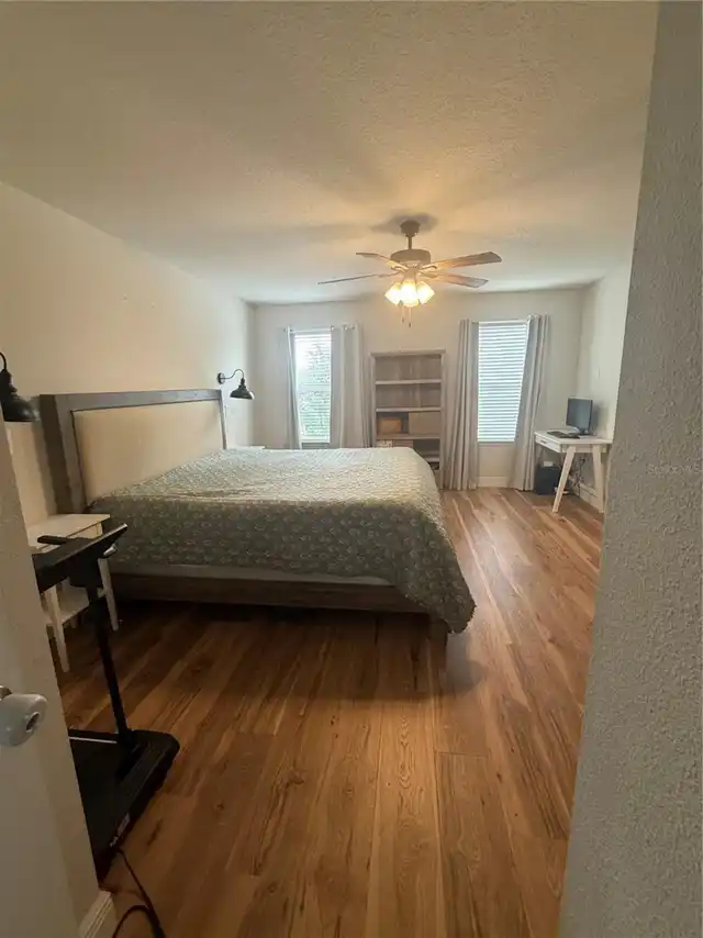 Listing Photo 8