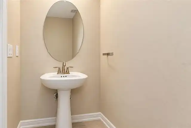 Listing Photo 12