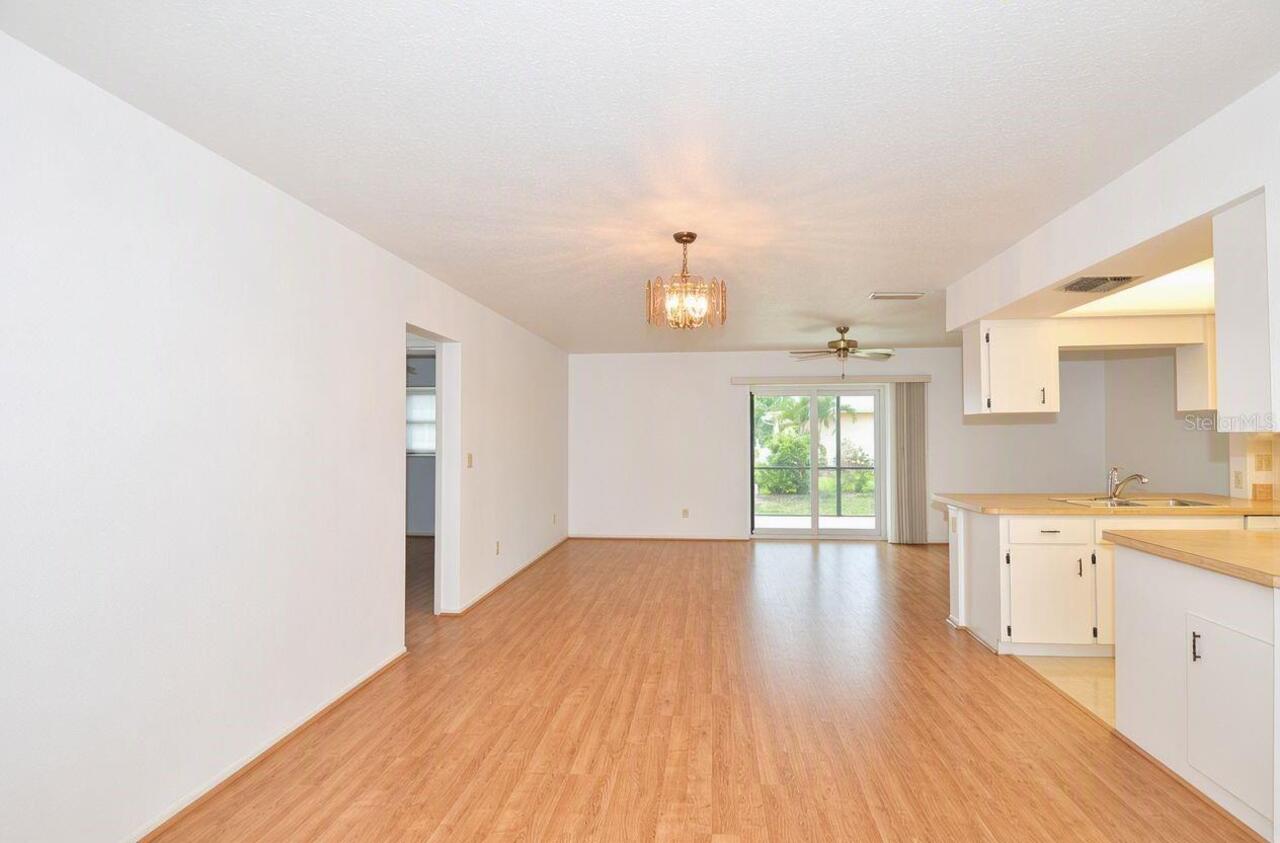 Listing Photo 14