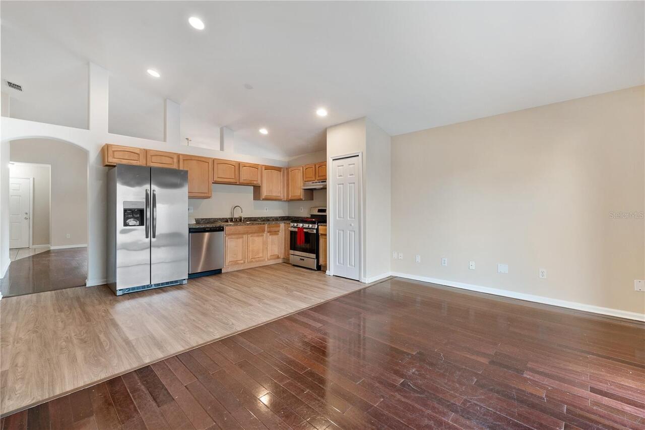 Listing Photo 8