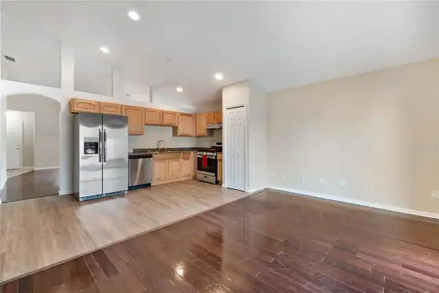 Listing Photo 8