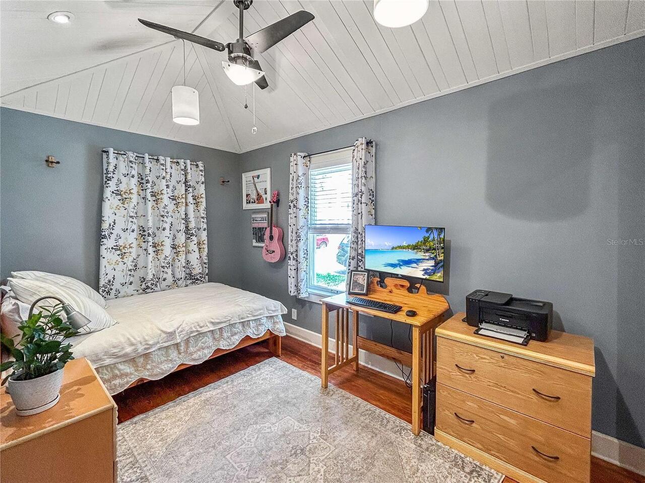 Listing Photo 11