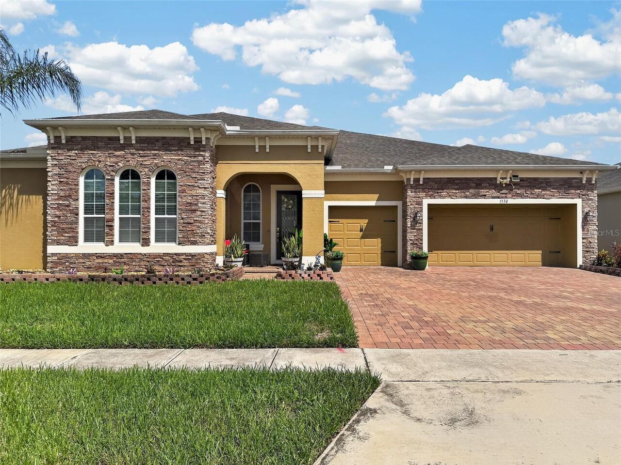 Listing Photo 1