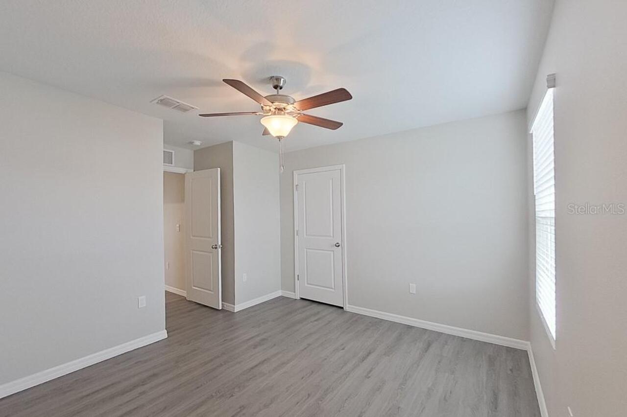 Listing Photo 9