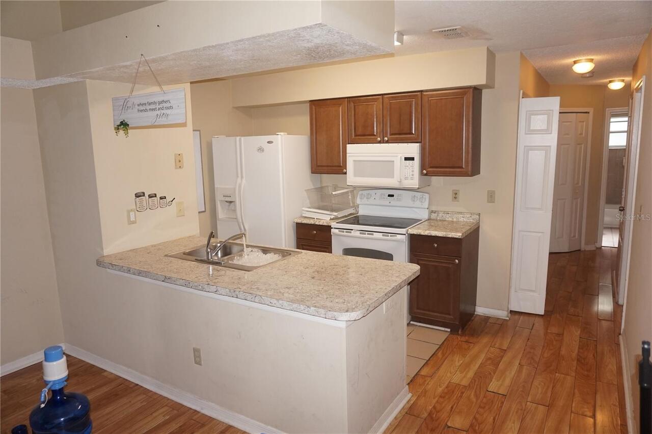 Listing Photo 8