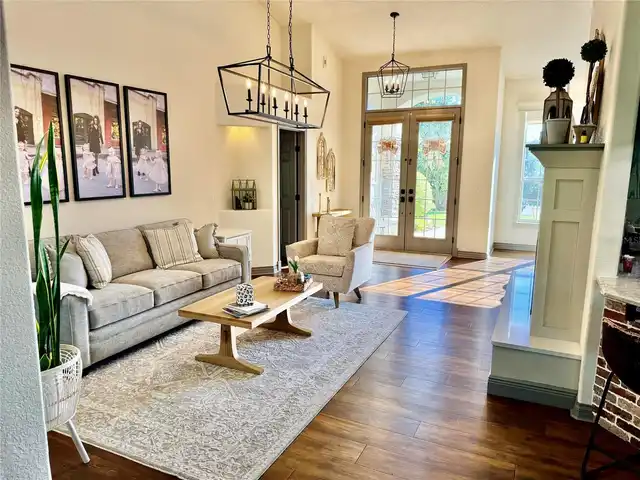 Listing Photo 8