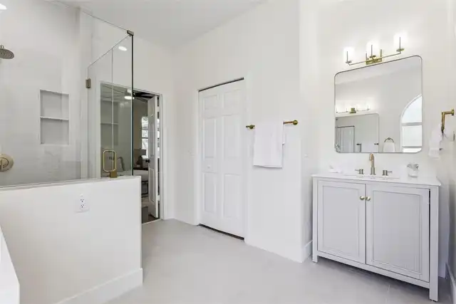 Listing Photo 14