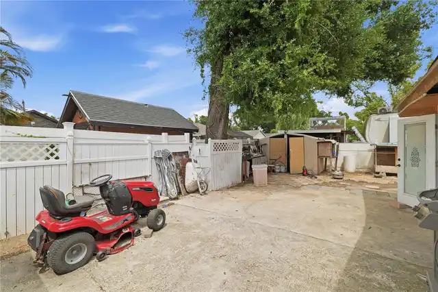 Listing Photo 16